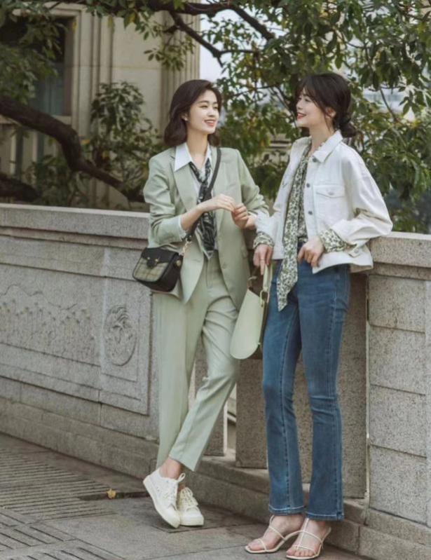 浪漫女人味穿搭秘籍，散发迷人魅力